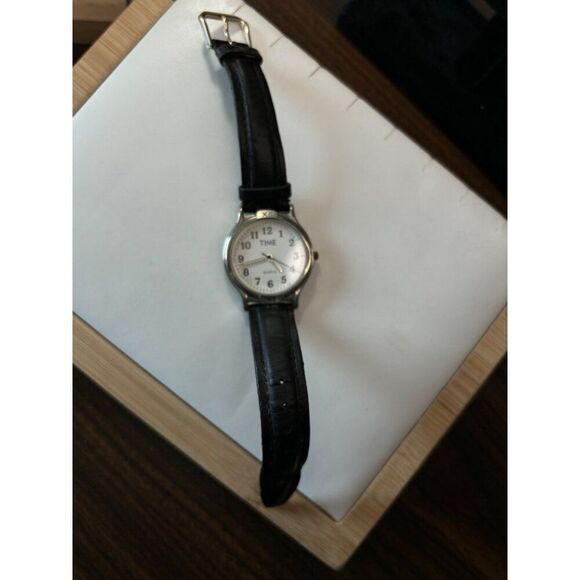 Timex Quartz Black Leather Strap Watch - Picture 6 of 6